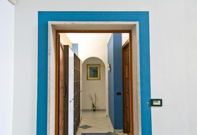 بنسيون Bluemarine Apartment