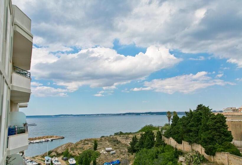 بنسيون Bluemarine Apartment