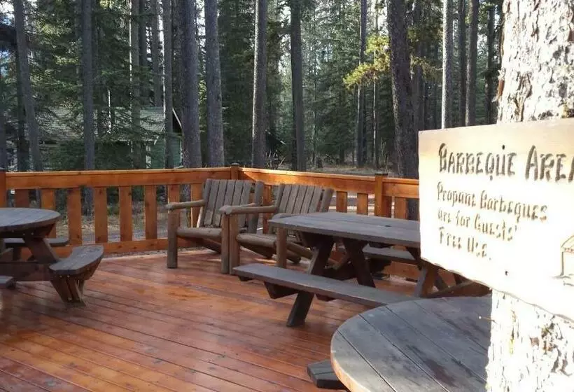 استراحتگاه Johnston Canyon Lodge & Bungalows