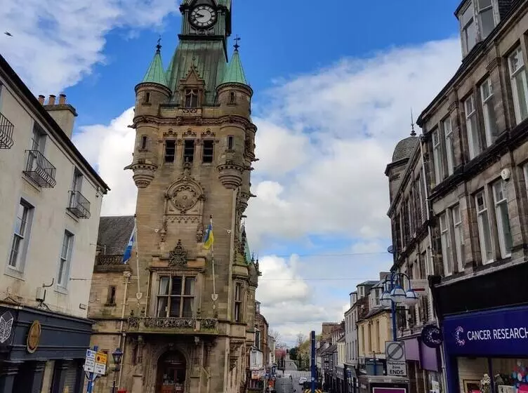 New Fabulous 2bd Maisonette Dunfermline, Fife