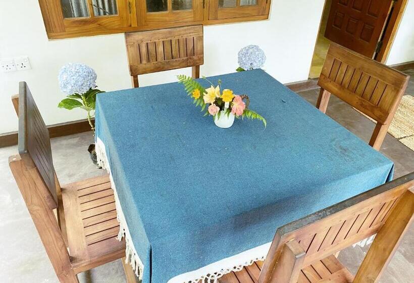 הוסטל Nature Village Inn