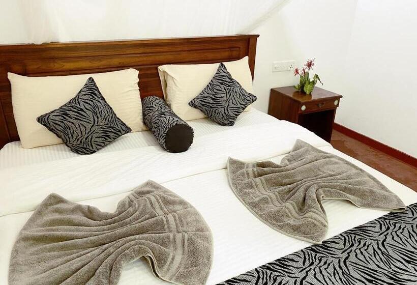 הוסטל Nature Village Inn