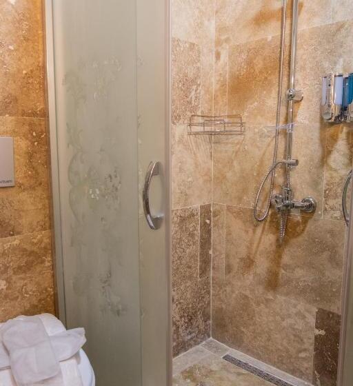 هتل Grand Elite Cave Suites