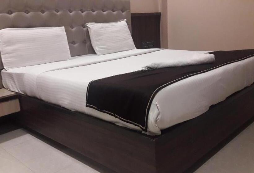 בית מלון כפרי Shine Hospitality Crown