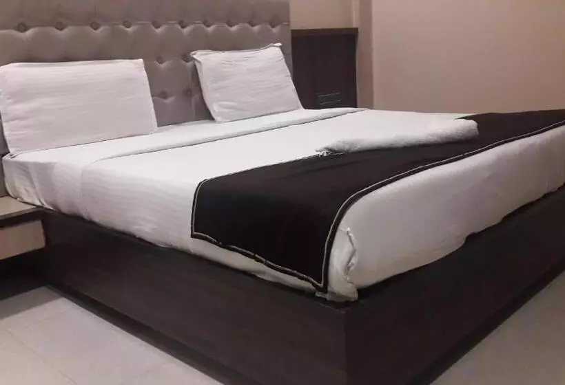 ホテル Shine Hospitality Crown