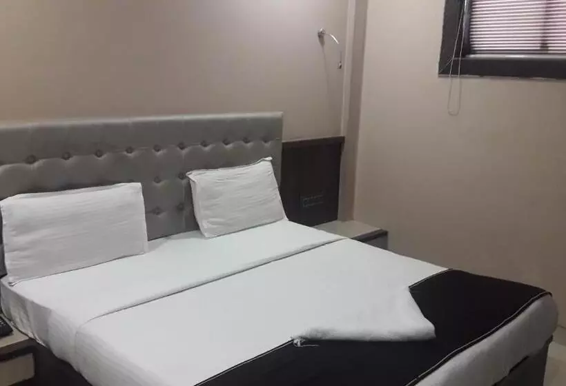 ホテル Shine Hospitality Crown