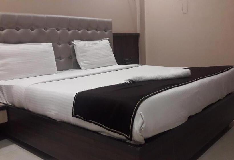 בית מלון כפרי Shine Hospitality Crown