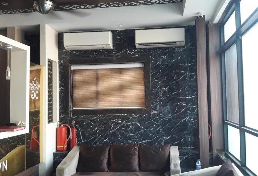 בית מלון כפרי Shine Hospitality Crown