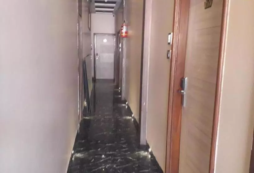 ホテル Shine Hospitality Crown