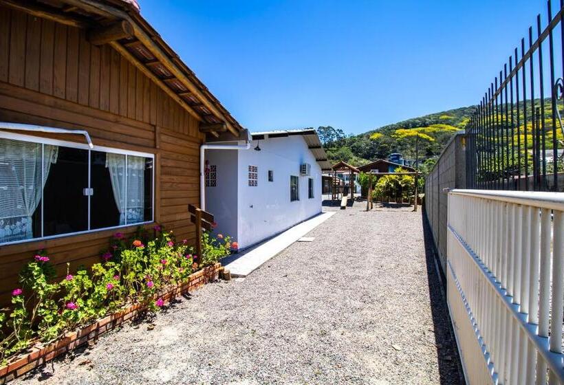 پانسیون Chalés Do Parque Hospedagem