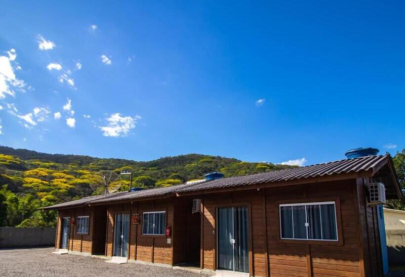 پانسیون Chalés Do Parque Hospedagem