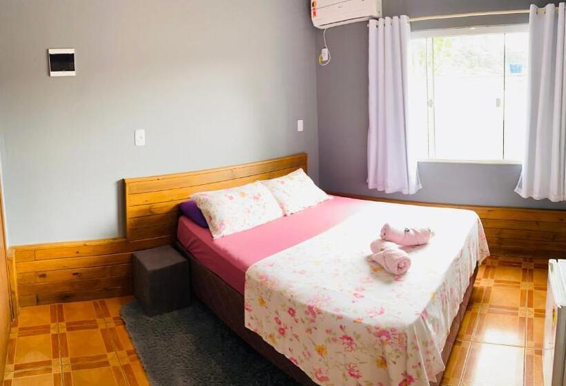 پانسیون Chalés Do Parque Hospedagem