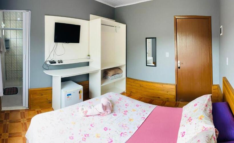 پانسیون Chalés Do Parque Hospedagem