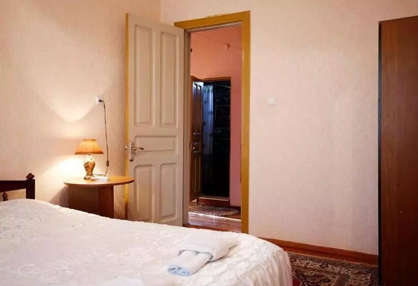 پانسیون Nature House