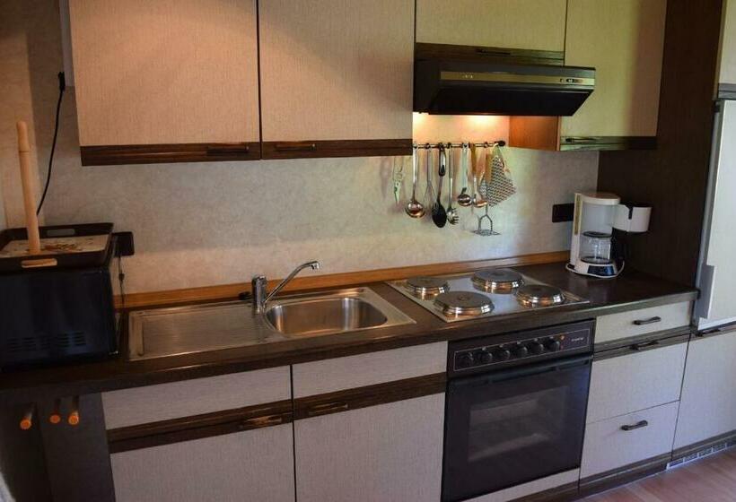 منتجع Holiday Park  Robinson