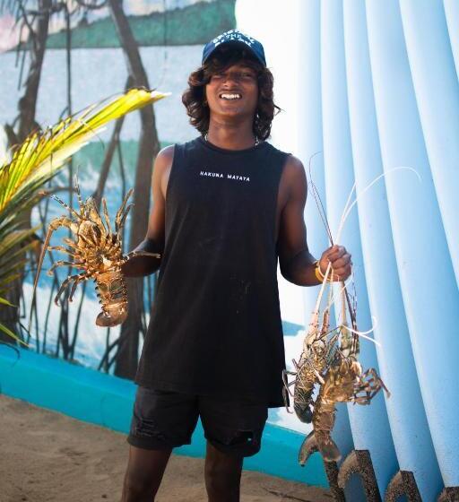 استراحتگاه The Green Rooms Surf & Yoga Camp   On The Beach   Prime Location Renovated 2024