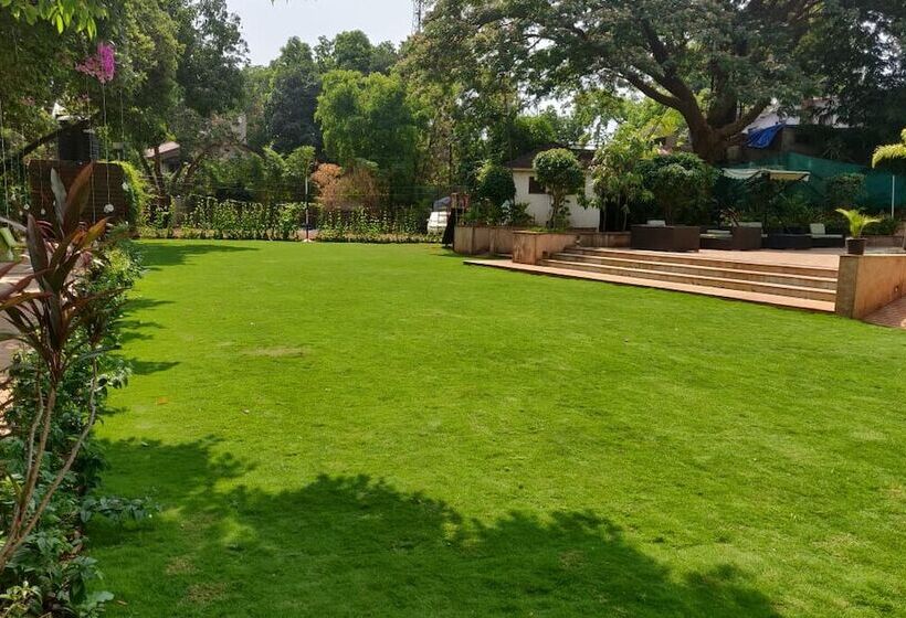 Citrus Hotel Lonavala