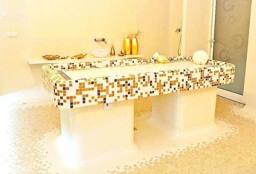 فندق Court Wellness&spa