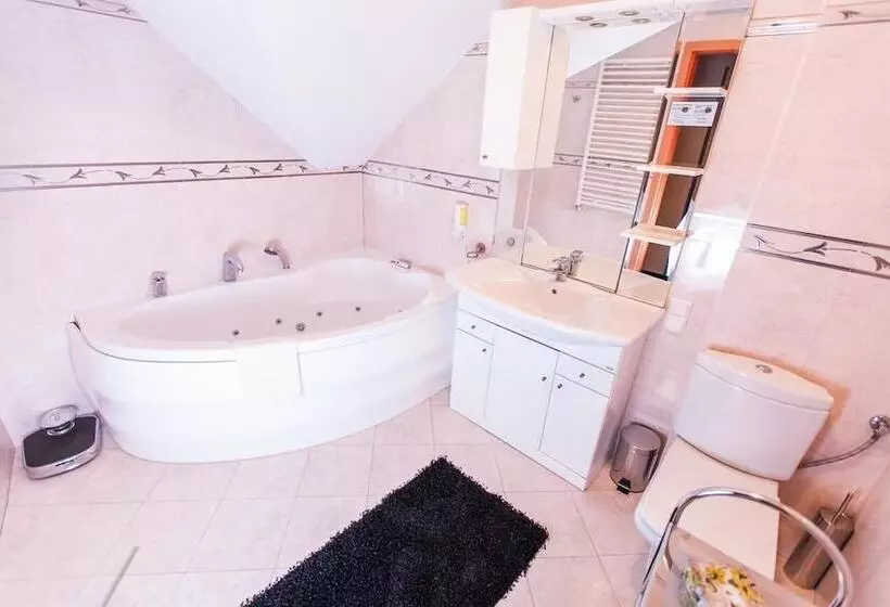 فندق Court Wellness&spa