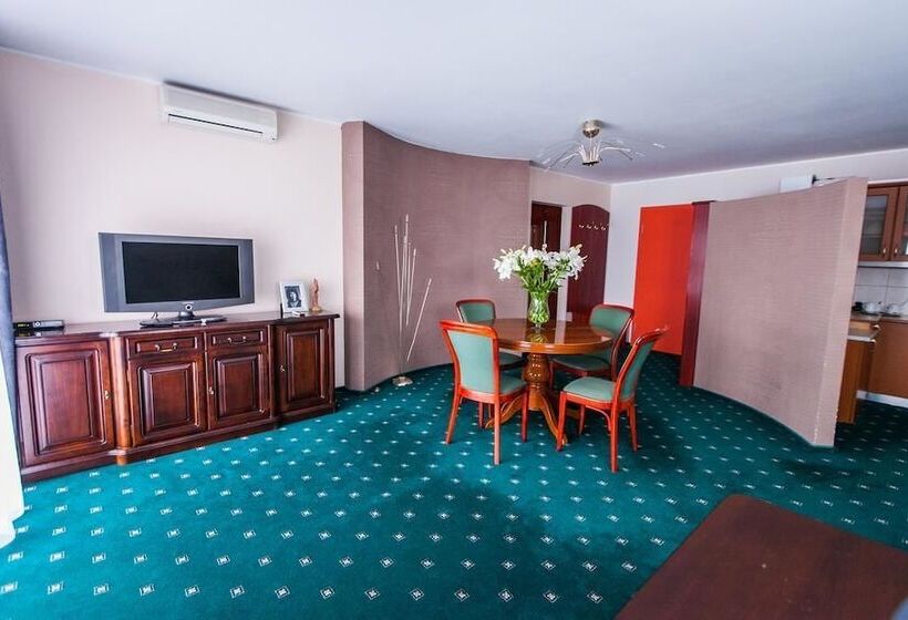 فندق Court Wellness&spa