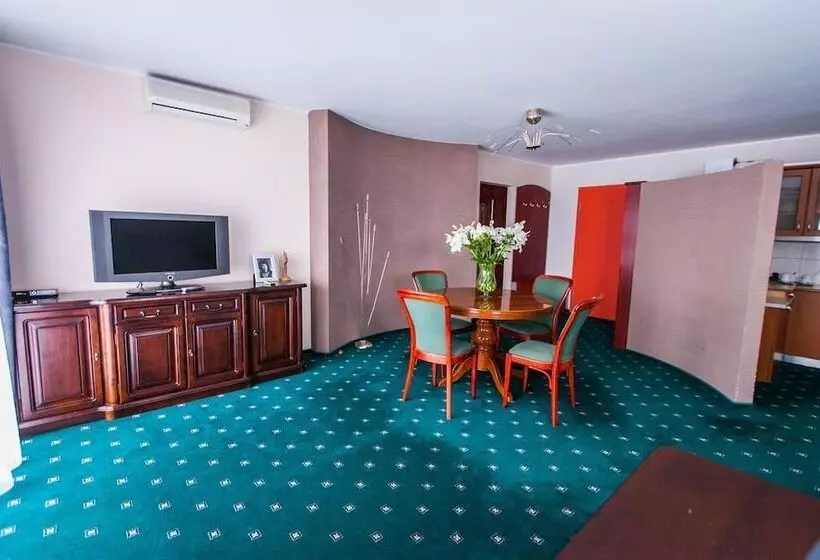 فندق Court Wellness&spa