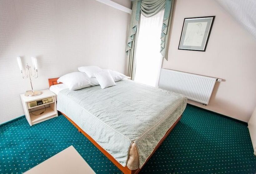 فندق Court Wellness&spa