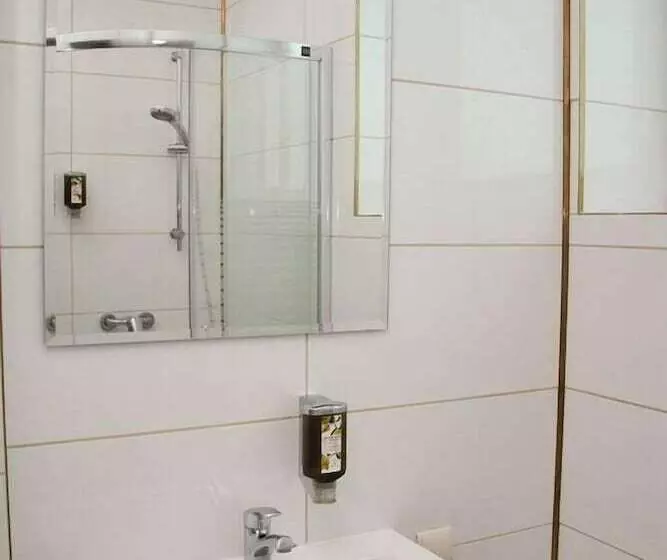 فندق Court Wellness&spa