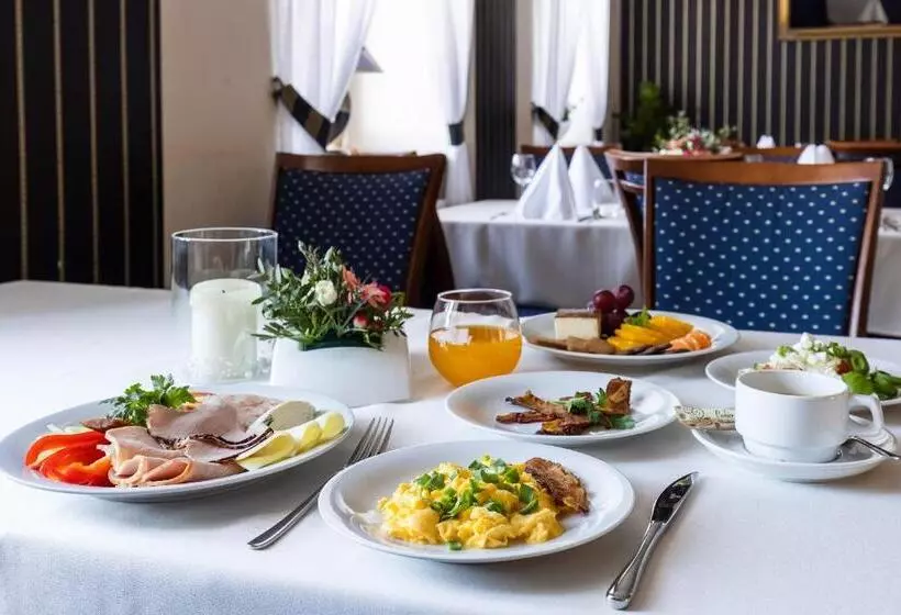 호텔 Diamond W Białym Dworku