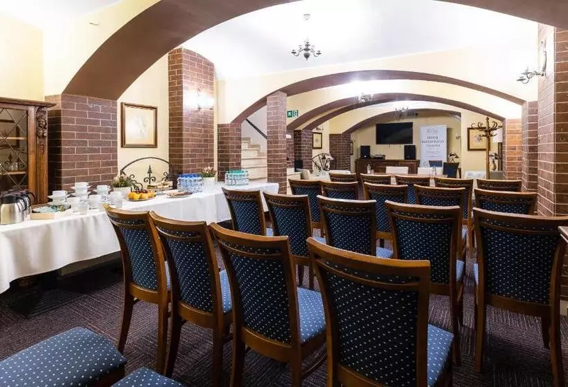 호텔 Diamond W Białym Dworku