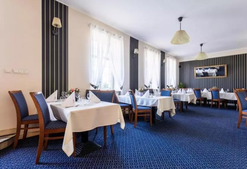 호텔 Diamond W Białym Dworku