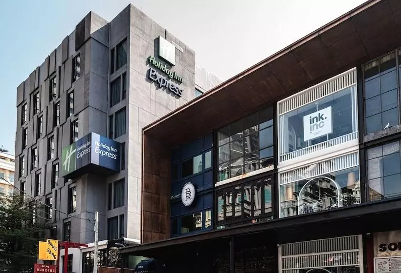 בית מלון כפרי Holiday Inn Express Bangkok Sukhumvit 11, An Ihg