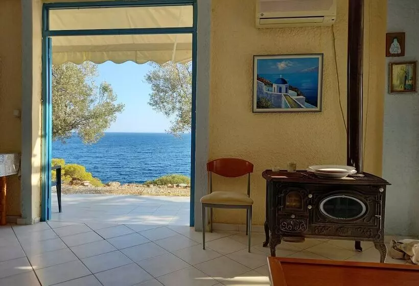 هتل Kavos Bay Seafront