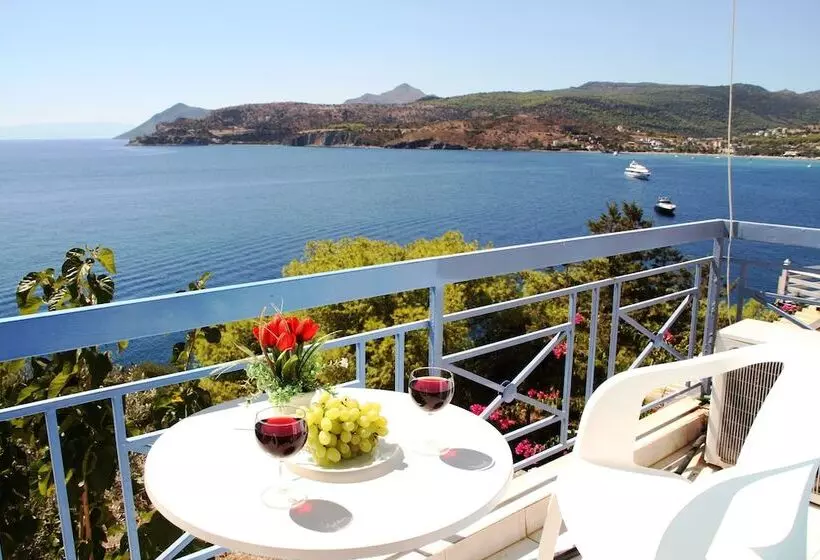 هتل Kavos Bay Seafront