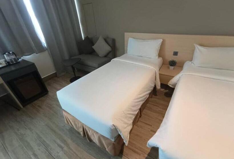 Pacific Express Hotel Central Market