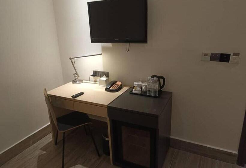 Pacific Express Hotel Central Market