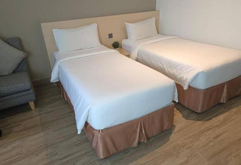 Pacific Express Hotel Central Market