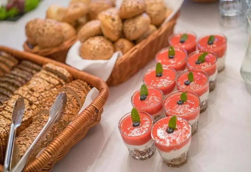 Szálloda Pałac łomnica   Karkonosze / Riesengebirge