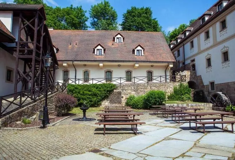 فندق Penzion šiškův Mlýn