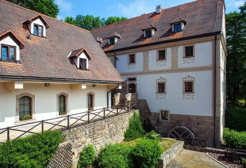 فندق Penzion šiškův Mlýn