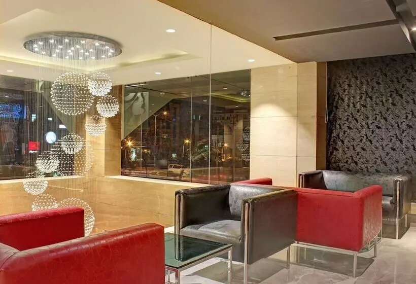 호텔 Ramada Encore Domlur Bangalore