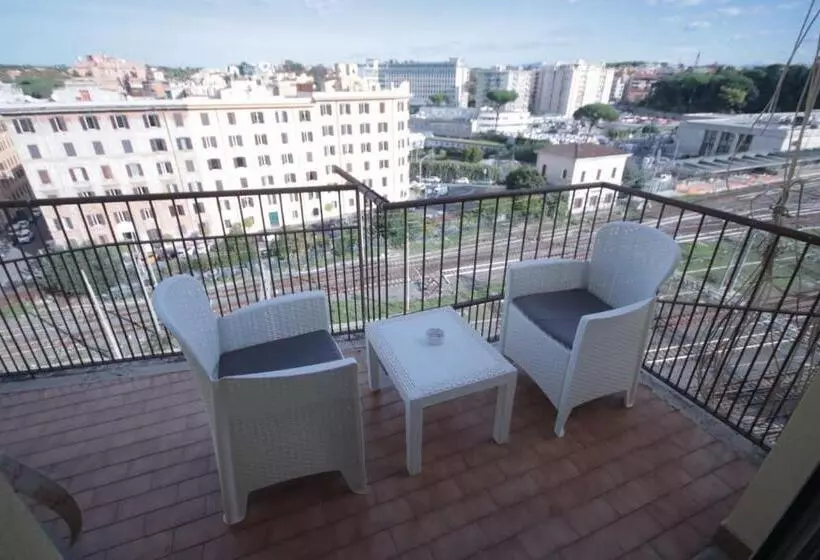 تختخواب و صبحانه Marco Aurelio