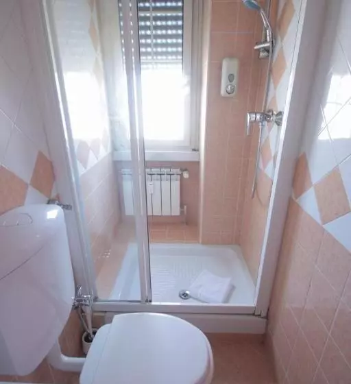 تختخواب و صبحانه Marco Aurelio