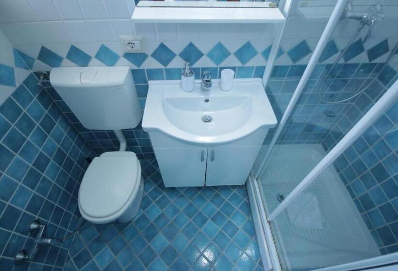 تختخواب و صبحانه Marco Aurelio