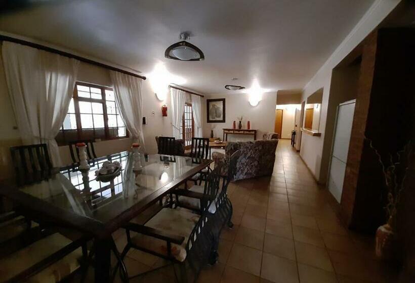 ベッドアンドブレックファースト The Old Hatchery