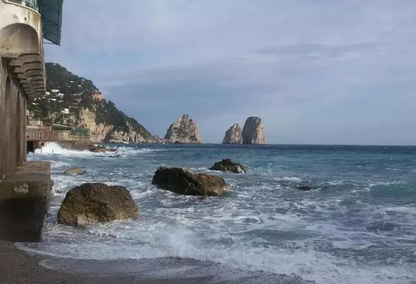 تختخواب و صبحانه Casa Costanza
