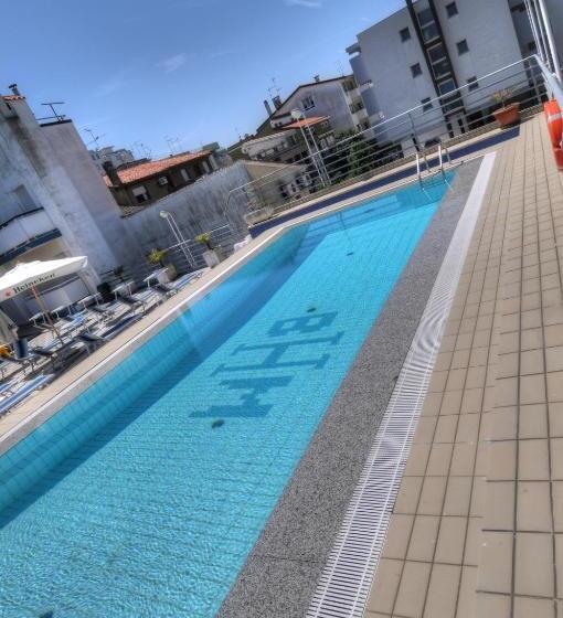 فندق Blue Marine