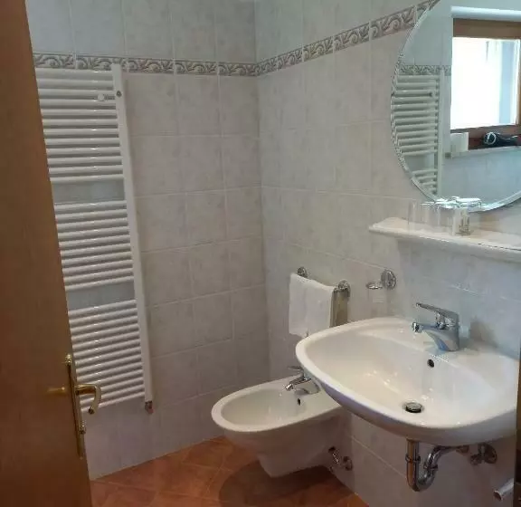 Hotelli Garnì Piz Da L Ander