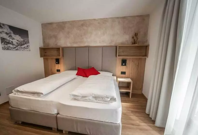 Hotelli Garnì Piz Da L Ander