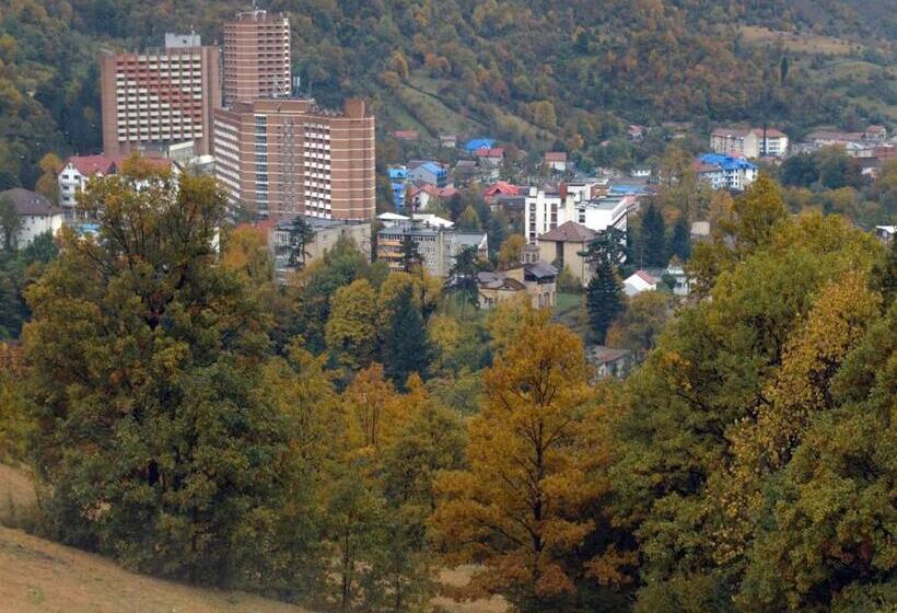 هتل Holiday Maria