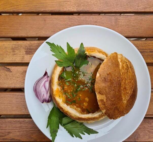 هتل Holiday Maria